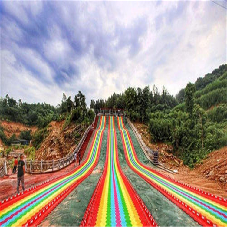 化州彩虹景区娱乐滑道